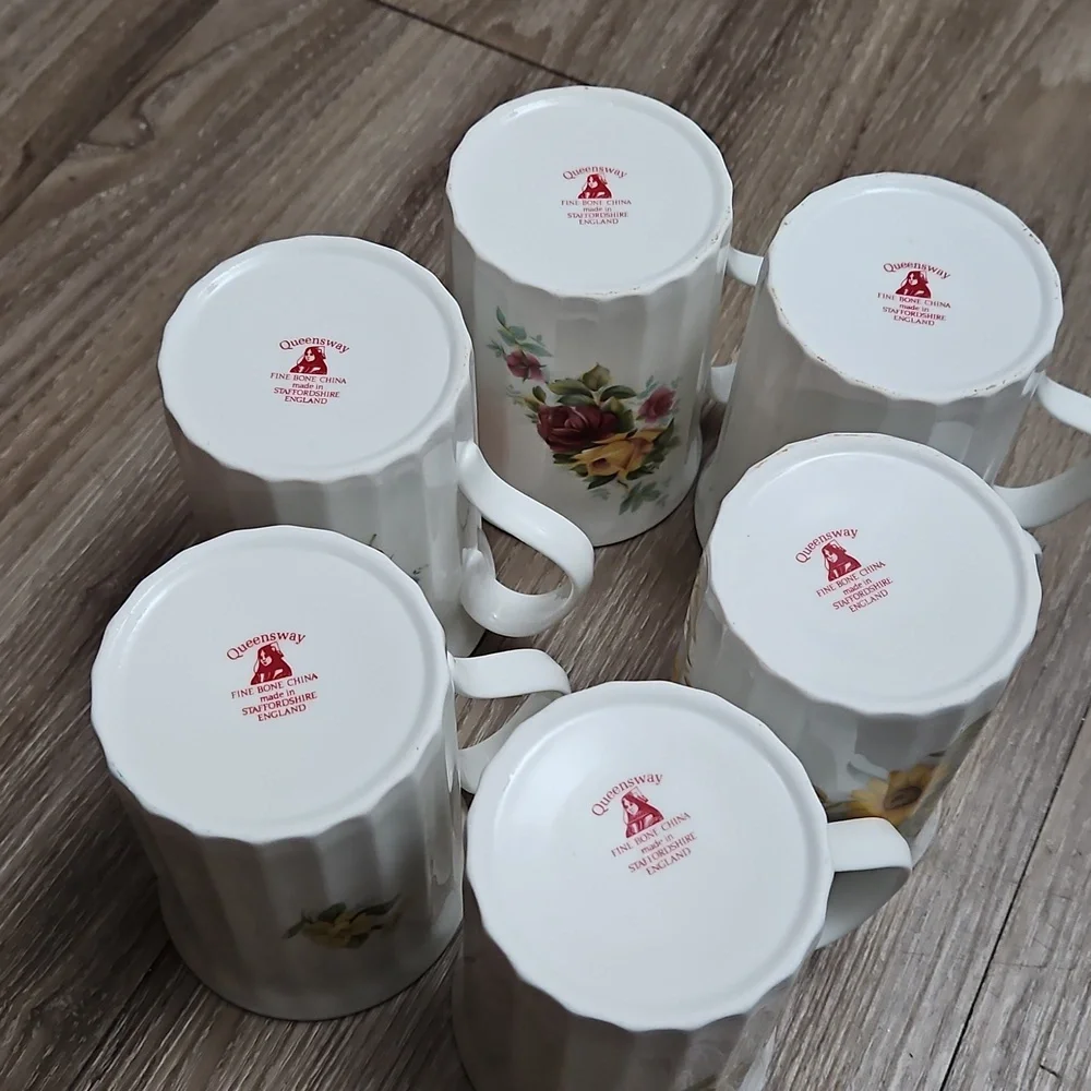 Vintage Staffordshire Queensway Fine Bone China Ribbed Gold Trim Floral Cup Mugs